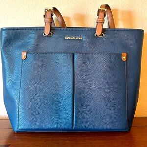 Michael Kors Jet Set tote